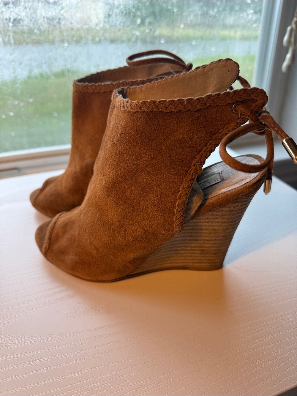 😍 Super Cute Women's Cognac Brown Suede Peep-Toe Wedge Sandals